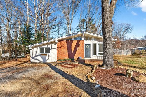 107 High St, Black Mountain, NC, 28711-9414 | Card Image