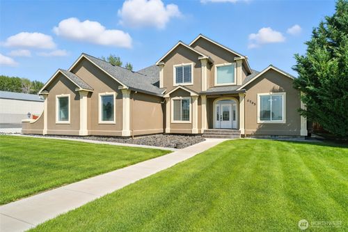 6795 Road D.8 Ne, Moses Lake, WA, 98837-7504 | Card Image