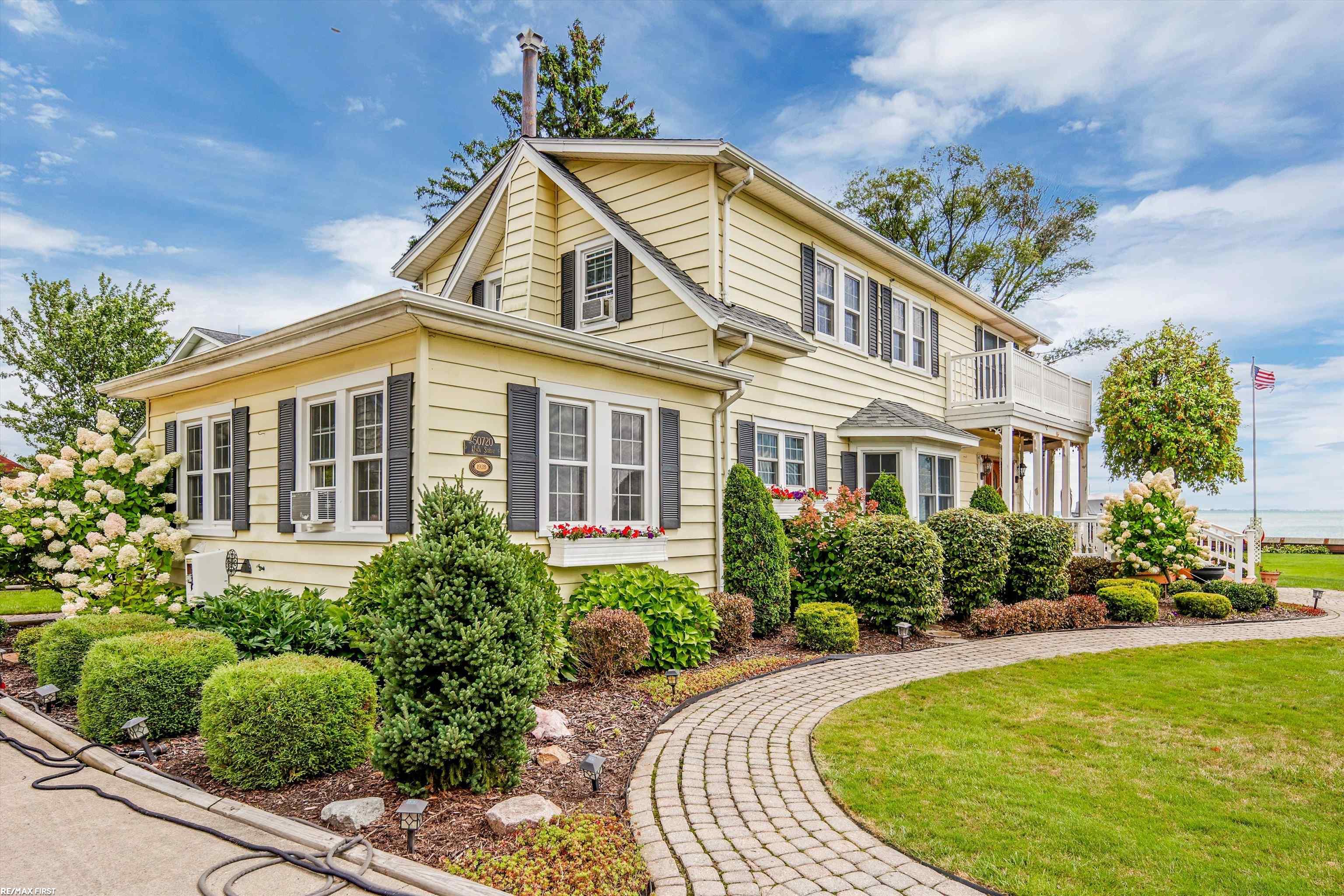 Lenox St, New Baltimore, MI 48047