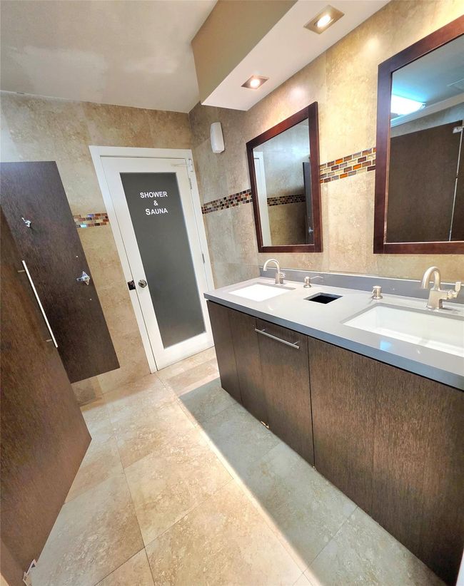 On 1st floor, ladies & men | Image 33