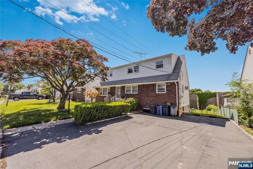 88 Maple Ave, Woodland Park, NJ, 07424-2835 | Card Image
