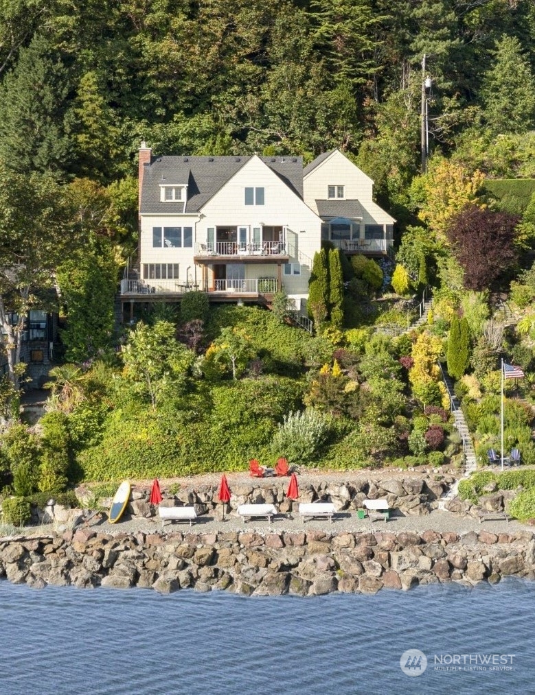 Perkins Ln, Seattle, WA 98199