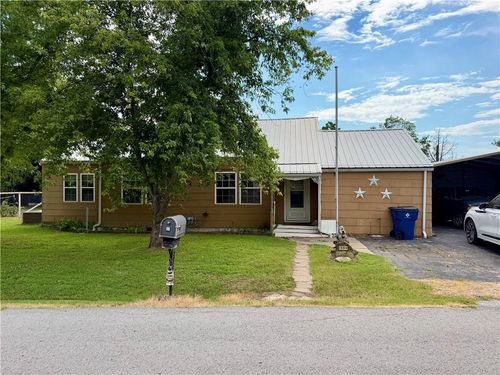 1900 Home Circle Street, Coffeyville, KS, 67337 | Card Image