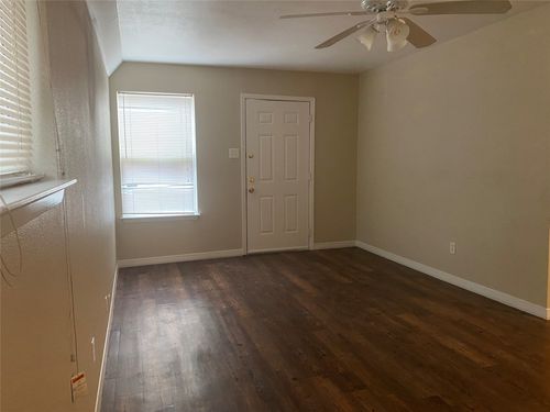 619 Arbor Ln, Lancaster, TX, 75134-3233 | Card Image