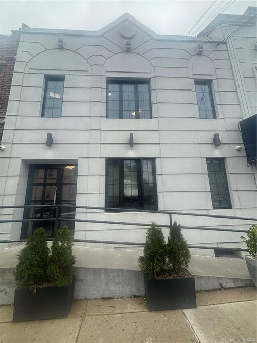 135-31 Kew Gardens Rd, Richmond Hill, NY, 11418-1945 | Card Image