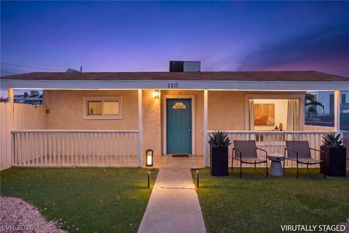2217 E Oakey Blvd, Las Vegas, NV, 89104-4041 | Card Image