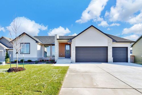 2710 N Bracken St, Wichita, KS, 67226-4031 | Card Image