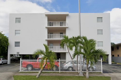 202-1095 W 77th Street, Hialeah, FL, 33014 | Card Image