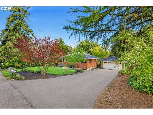 1620 Sw Maplecrest Dr, Portland, OR, 97219-6438 | Card Image