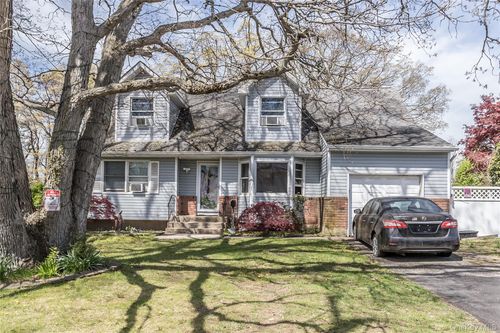 102 Pine Acres Boulevard, Babylon, NY, 11729 | Card Image