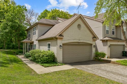 5261 Pebble Ln, Crystal Lake, IL, 60012-2610 | Card Image