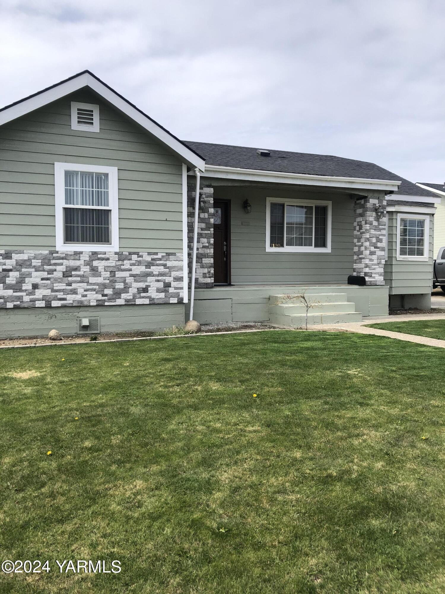 Rock Ave, Yakima, WA 98902