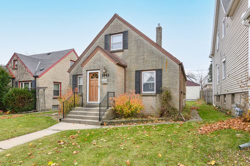 3945 E Layton Ave, Cudahy, WI, 53110-1508 | Card Image