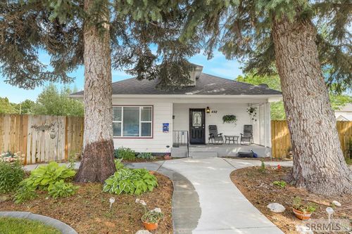 492 S Stout Ave, Blackfoot, ID, 83221-3233 | Card Image