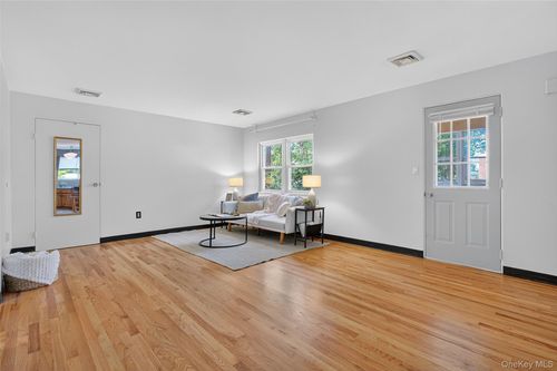 101 Osborne Hill Rd, Wappingers Falls, NY, 12590-5391 | Card Image