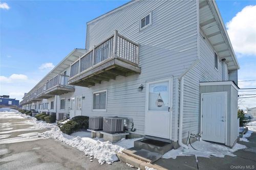 apt-2-825 S Ocean Ave, Freeport, NY, 11520-6397 | Card Image