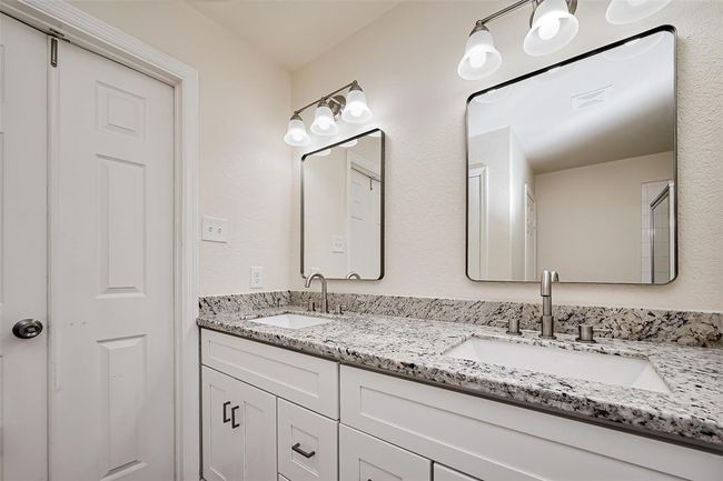 9622 Sugarblossom Ln, House other with 4 bedrooms, 2 bathrooms and 2 parking in Sugar Land TX | Image 18