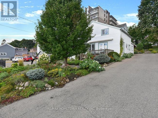 92 Water St E, House other with 2 bedrooms, 3 bathrooms and 2 parking in Brockville ON | Image 5