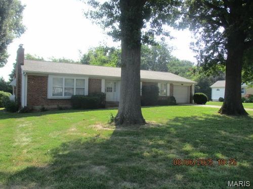 300 Bourbeuse Rd, Union, MO, 63084-2202 | Card Image