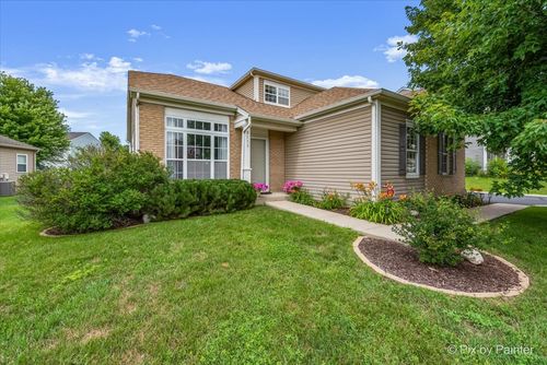 2113 Preswick Ln, Woodstock, IL, 60098-7015 | Card Image