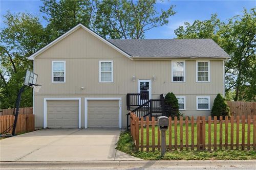 8953 Ann Ave, Kansas City, KS, 66112-1670 | Card Image