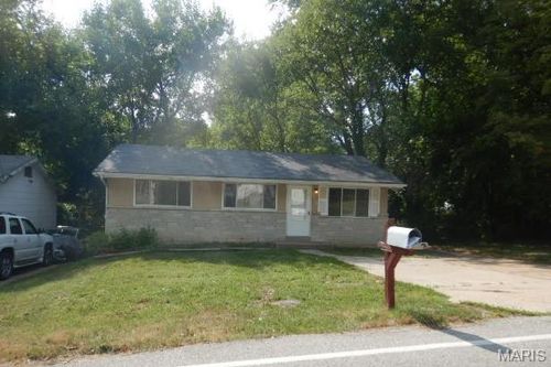 10185 Green Valley Dr, Saint Louis, MO, 63136-4220 | Card Image