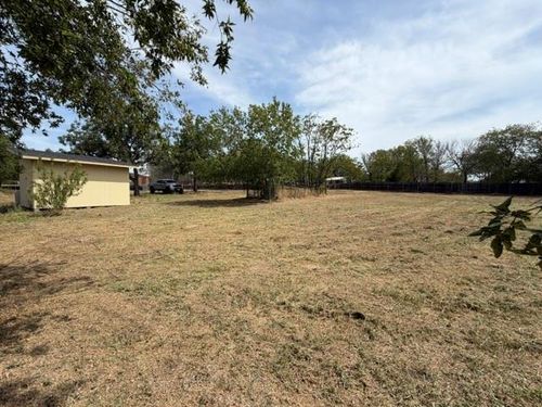 707 Madison St, Elgin, TX, 78621-3403 | Card Image