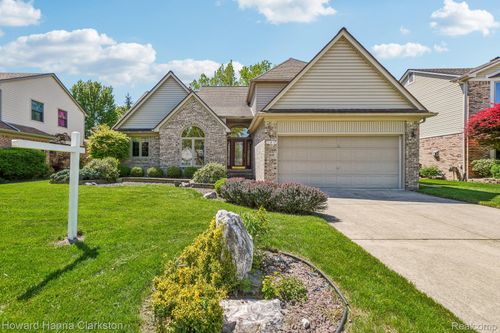 19618 Shorecrest Drive, Clinton Charter Township, MI, 48038 | Card Image