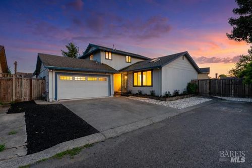 237 Rushmore Ave, Petaluma, CA, 94954-1598 | Card Image