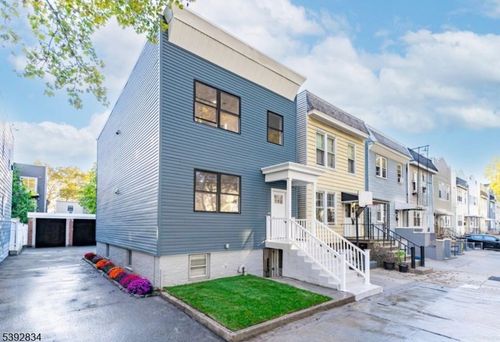 111 Clarke Ave, Jersey City, NJ, 07304-1012 | Card Image