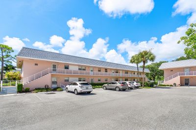 246 - 18081 Se Country Club Drive, Condo with 2 bedrooms, 2 bathrooms and null parking in Jupiter FL | Image 2