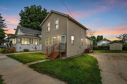 216 W 8th Avenue, OSHKOSH, WI, 54902 | Card Image