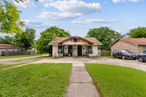 2431 Britton Dr, Dallas, TX, 75216-2410 | Card Image
