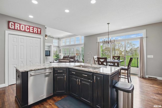 2139 Cromwell Cir, House other with 5 bedrooms, 5 bathrooms and null parking in Davenport IA | Image 12