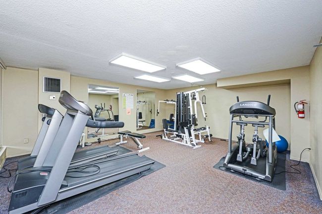 1404 - 25 Kensington Rd, Condo with 2 bedrooms, 1 bathrooms and 1 parking in Brampton ON | Image 28