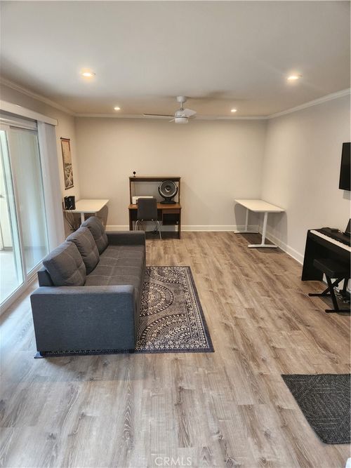 f-8515 Villa La Jolla Dr, La Jolla, CA, 92037-2314 | Card Image