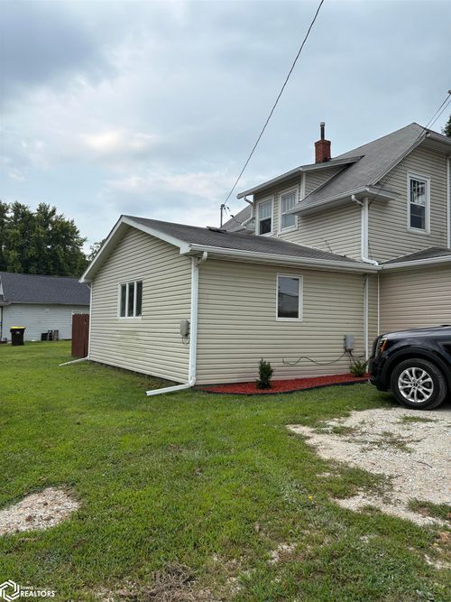 413 1/2 S Main St, Osceola, IA, 50213-1634 | Card Image