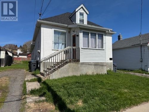 42 Ontario St, Thunder Bay, ON, P7B3E9 | Card Image