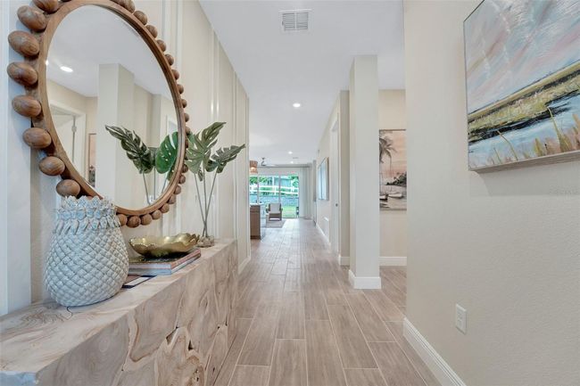987 Fiesta Key Cir, House other with 2 bedrooms, 2 bathrooms and null parking in LADY LAKE FL | Image 8