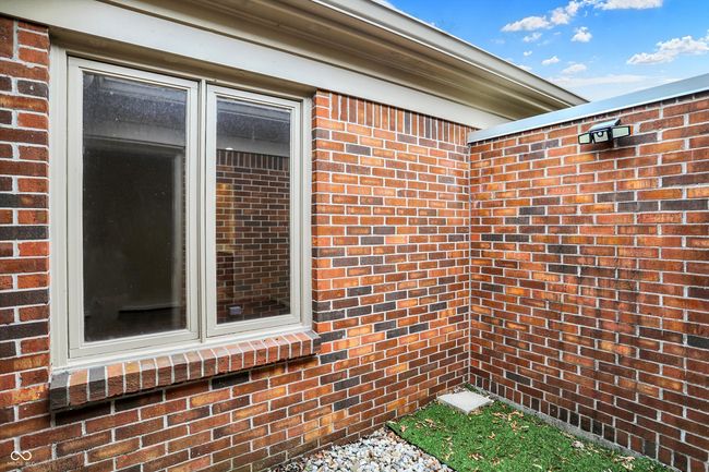 Outdoor enclosed area- potentially for small pet. | Image 48