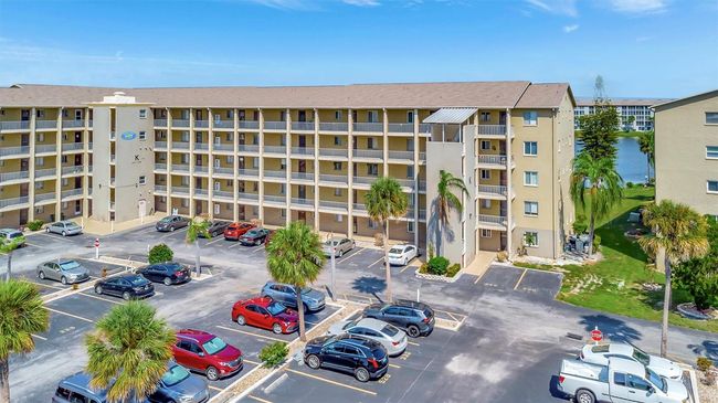 K327 - 3672 Lake Bayshore Dr, Condo with 2 bedrooms, 1 bathrooms and null parking in BRADENTON FL | Image 43