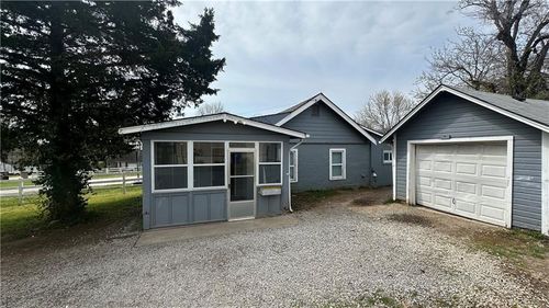 8014 Manning Ave, Raytown, MO, 64138-1525 | Card Image