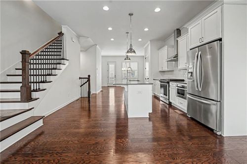 16 Lochurst Ln, Roswell, GA, 30076-2412 | Card Image