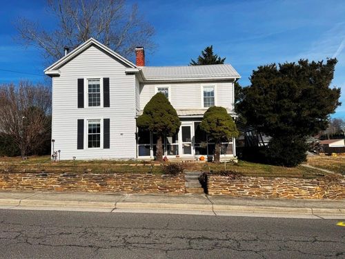 550 Tazewell St, Wytheville, VA, 24382-1942 | Card Image