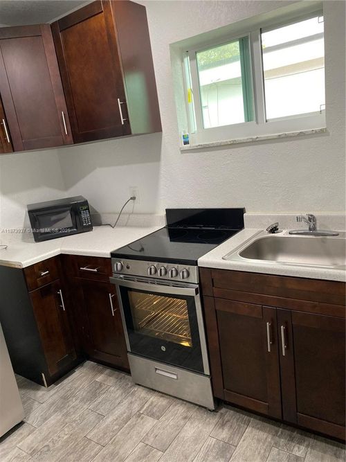 0-2001 N Park Rd, Hollywood, FL, 33021-4301 | Card Image