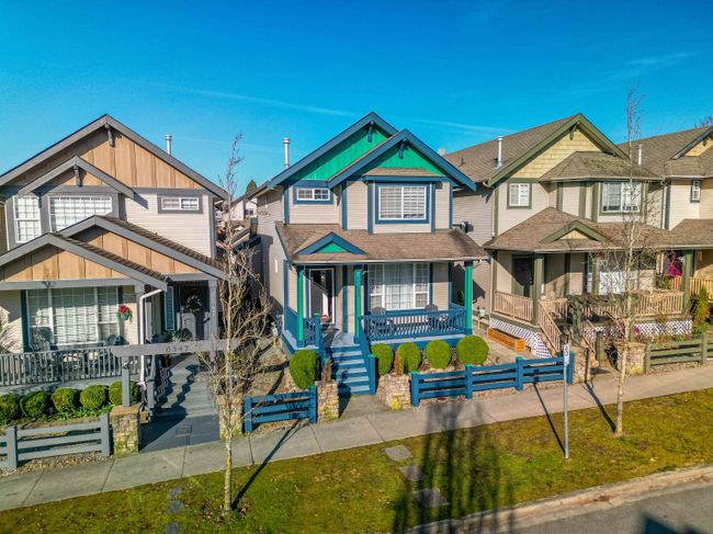 6553 193 A Street, House other with 4 bedrooms, 3 bathrooms and 2 parking in Surrey BC | Image 1