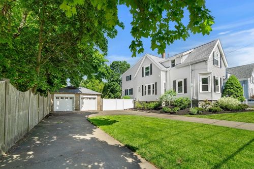 2 Swains Pond Ave, Melrose, MA, 02176-6323 | Card Image