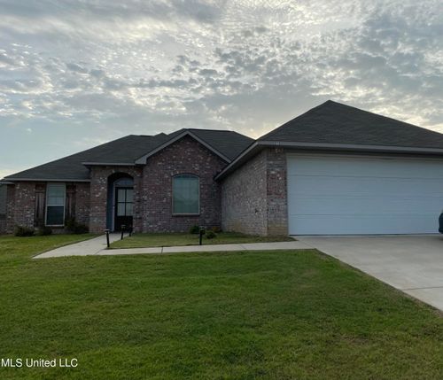 213 Longfellow Cv, Byram, MS, 39272-1200 | Card Image