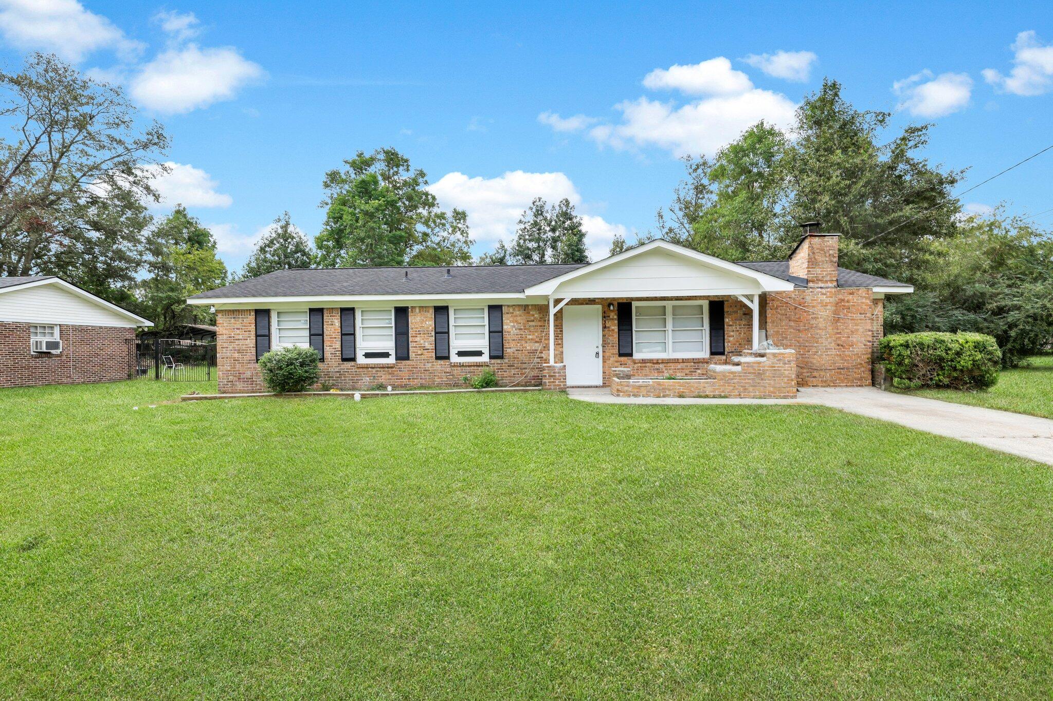 Elderwood Dr, Ladson, SC 29456