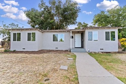 2157 Locust St, Selma, CA, 93662-3818 | Card Image